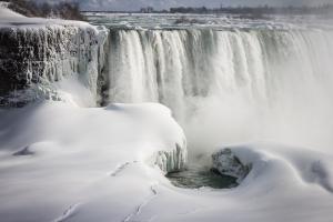 Niagara Falls Frozen - by NiagaraMist - Wikimedia