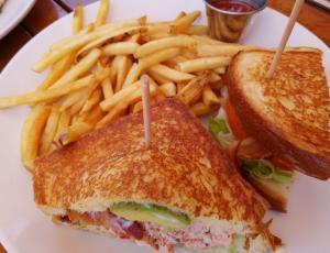 OC Dining - Beach Comber - Crystal Cove - Lobster Club