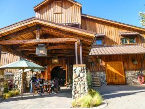 Grassini Family Vineyards - main house with tasting rooms