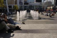 Toronto yong-dundas square fountain - from Wikipedia