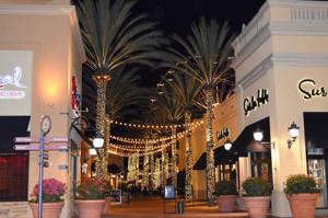 Irvine Spectrum Center - By Nandaro - Wikimedia