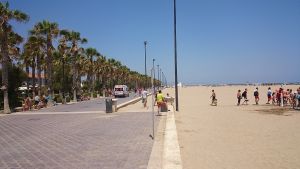 Valencia beach - by Smiley.toerist - Wikimedia